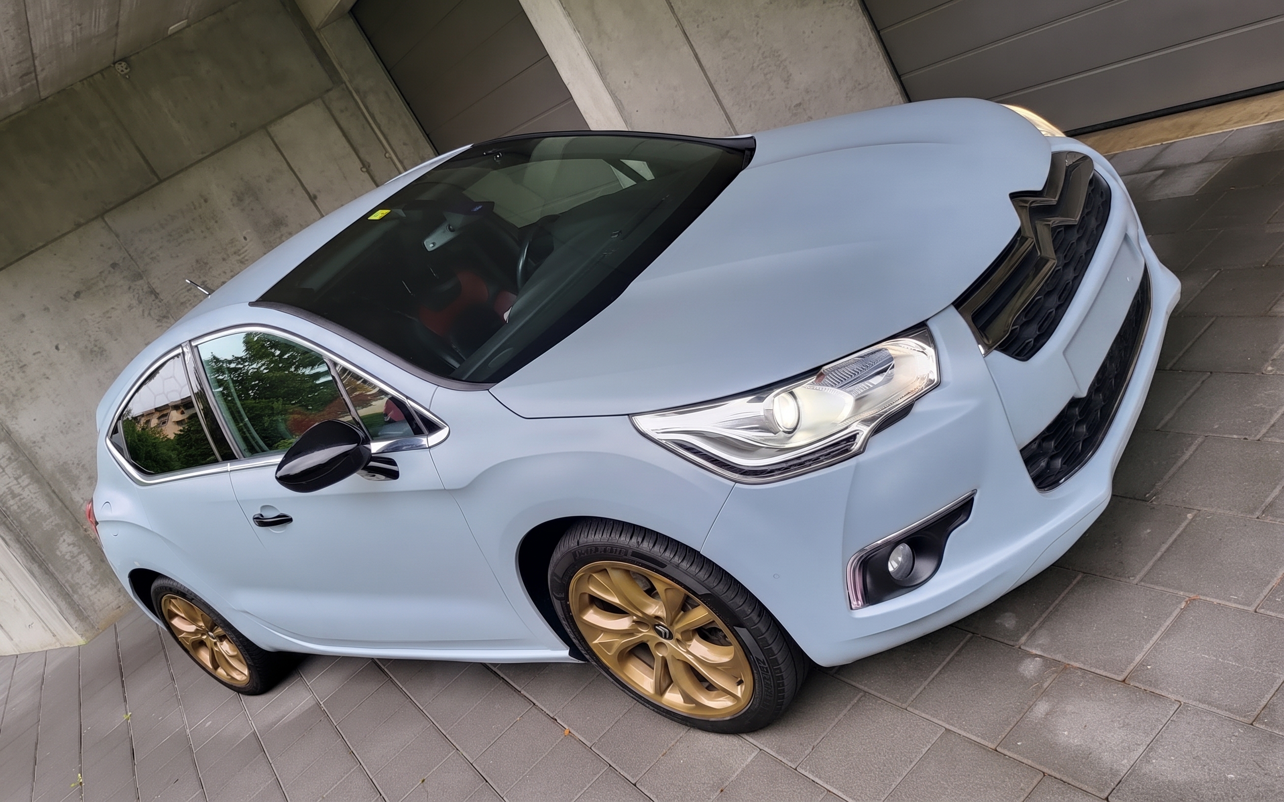 DS4 Front Ansicht